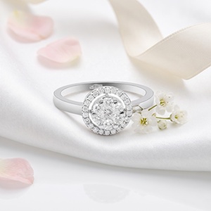 Bague en or blanc massif 18 carats avec diamants naturels ronds en grappe et halo sertis à griffes, bijoux fins, Memoria Jewels - Product Image 5