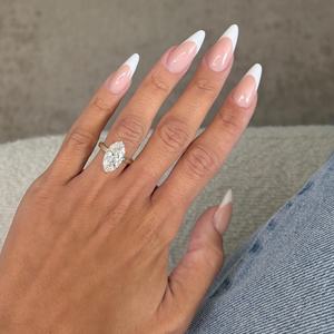 Bague en or 18 carats avec diamant de laboratoire taille marquise de 4 carats, diamants blancs |   Bague de fiançailles solitaire de luxe certifiée IGI |   Tendance - Product Image 2