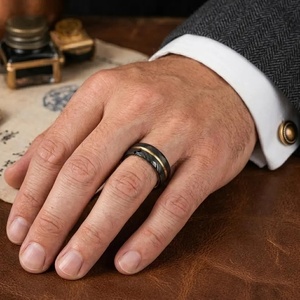Anillo de Boda de Acero de Damasco Hecho a Mano, Proveedor OEM Personalizado, Anillo para Hombre, Tendencia 2026, Más Vendido, Chapado en Oro para Padrinos de Boda, Color Personalizado - Product Image 3