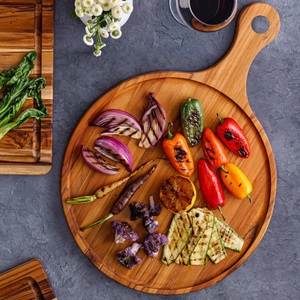 Planche à découper ronde en teck avec poignée pour pizza, pain, fromage, fabriquée en usine au Vietnam - Product Image 4