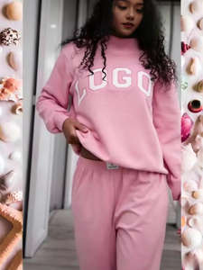 Sudadera Varsity Personalizada con Cuello Alto y Forro, con Parche Bordado y Ribete en Contraste para Invierno - Product Image 5