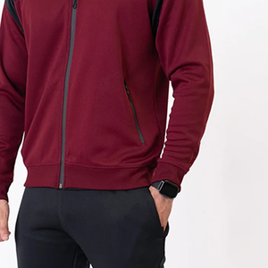Ensemble de survêtement décontracté imprimé pour homme Urban Core, confortable et respirant, personnalisable en gros, avec logo frontal, coupe classique - Product Image 6