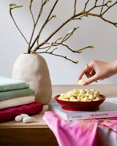 Excellent Quality Pure <b>Chocolate</b> Direct From Manufacturer HALAL OEM/ODM Yogurt <b>Chocolate</b> Button Cocoa 150G Snacks Candy Supplier - Product Image 4