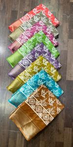 Artículos en stock: Tela ligera de dola con estampado floral, material tejido de secado rápido para ropa de mujer, vestidos, saris y ropa tradicional. - Product Image 4