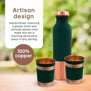 Bouteille d'eau en cuivre vert forêt avec base texturée, bouteille d'hydratation de designer haut de gamme pour le bureau, les voyages, le bien-être et les cadeaux - Product Image 4