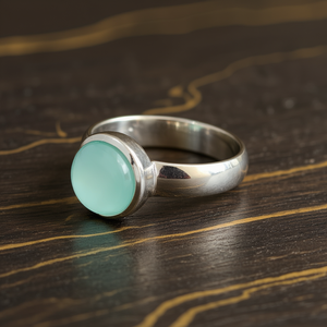 Bague fine en calcédoine aqua de créateur, 4,1 grammes - Product Image 3