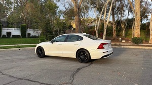 S60 R/ge T8 Plus Black Edition 2023 USADO EN PERFECTAS CONDICIONES, Híbrido Enchufable de 455 hp, Tracción en las Cuatro Ruedas, Volante a la Izquierda, Automático, 7 Plazas - Product Image 5