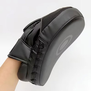 Guantes de Boxeo Profesionales de Cuero Genuino de Vaca - Duraderos -  "Calidad y Durabilidad" Hero (Enfoque B2B) - Product Image 3
