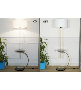 Lámpara de pie de lujo con trípode de hierro y pantalla metálica en acabado dorado y negro, OEM, ODM, bajo MOQ, precio de fábrica, venta al por mayor, suministro a granel. - Product Image 6
