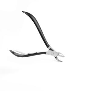 กรรไกรตัดหนังกำพร้าสีดำกันลื่น สำหรับทำเล็บ ตัดหนังกำพร้า กำจัดหนังส่วนเกิน  ทำจากสแตนเลส ใช้ได้ทั้งทำเล็บมือและเล็บเท้า - Product Image 5