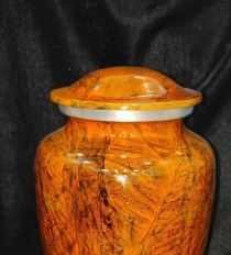Urne funéraire métallique gravée, pot à cendres aspect verre ambré, cylindrique, décorative, personnalisable, vase commémoratif pour table ou sol - Product Image 2
