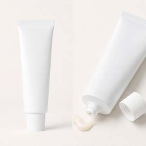 ครีมบำรุงผิวหน้า Calm Blemish Barrier ผสมสควาเลน ไฮยาลูรอนิก แอซิด เอคโทอิน และคอลลาเจน เพื่อผิวชุ่มชื้น กระจ่างใส และกระชับ - Product Image 3