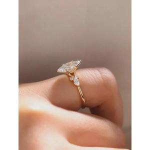 Anillo de Diamante Moissanite de Alta Calidad para Mujer, Regalo de Aniversario de Bodas, Disponible al Mejor Precio - Product Image 4