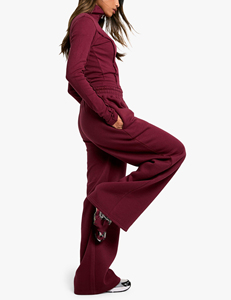 Ensemble 2 pièces oversize zippé en polaire pour femme, style vintage, avec logo personnalisé, broderie en strass et dentelle, collection hiver, vente en gros - Product Image 3