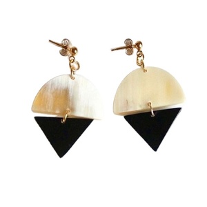 ต่างหูแฟชั่นที่หรูหราสำหรับทุกเพศเครื่องประดับเปลือกหอยมุก - Product Image 6