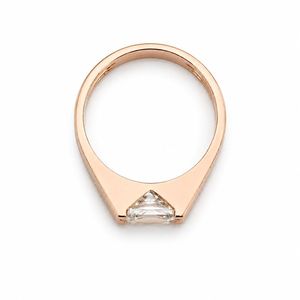 Bague solitaire en or rose 14 carats pour homme avec diamant et accent baguette, design géométrique moderne, bijoux de luxe raffinés pour mariage, fête ou usage quotidien - Product Image 4