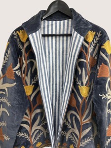 Manteau en velours brodé floral bohème avec col mandarin et manches chauve-souris, grande taille, vêtements d'extérieur pour femmes en hiver - Product Image 4