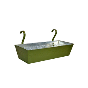 Jardinière suspendue en tôle avec revêtement en poudre verte Finition Design floral en relief Forme rectangulaire pour la décoration de jardin - Product Image 4
