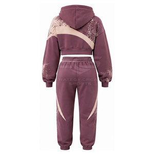 Ensemble de sweats à capuche courts personnalisés pour femmes, tenue deux pièces avec tissu doux, coupe décontractée et design élégant pour tous les jours - Product Image 3