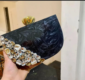 Bolso de Noche Ecológico para Boda, Modelo Clutch, Hermoso Bolso de Resina con Pedrería, Cadena de Seda, Perlas y Diamantes, por MULTI CRAFT - Product Image 5