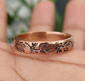 Anillo Magnético de Cobre Unisex, Anillo Terapéutico para Dedos, Diseño Grabado de Enredadera Floral Rosa, Alivio del Dolor Articular, Joyería Biomagnética - Product Image 3