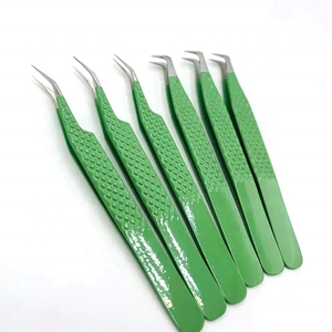 Juegos de muestra gratis de pinzas de extensión de pestañas al por mayor pinzas sólidas todo tipo de agarre de diamante recubierto de polvo verde en ángulo - Product Image 4