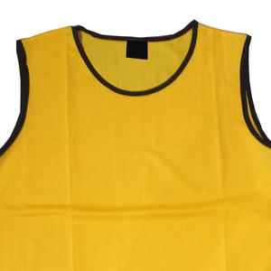 Peto de fútbol de malla sublimado al por mayor con alta visibilidad y secado rápido para equipos y adultos en oferta - Product Image 5