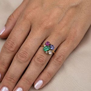 Bague de fiançailles et d'anniversaire unisexe en or 14 carats plaqué or, sertie de diamants, émeraudes, rubis et saphirs bleus taille brillant, style Channel de luxe - Product Image 4