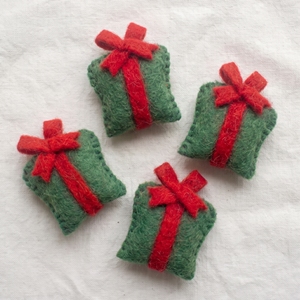 Wholesale Wool Felt Stitched <b>Christmas</b> <b>Present</b> <b>Box</b> Ornament Handmade Tree Hanging Decor Gift Set - Product Image 6