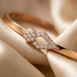 Crest Oval Diamond Bracelet Joyería elegante y lujosa para mujer - Product Image 4