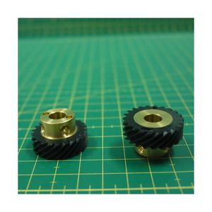 CROCHET D'ENGRENAGE 30182 PIÈCES DE MACHINE À COUDRE DOMESTIQUE FABRIQUÉES À TAIWAN - Product Image 1