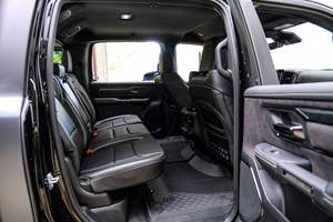 OFFRE SPÉCIALE PRÊTE À LIVRER RAM 1500 RHO 4X4 2025 Qualité Industrielle & Bricolage Toutes Options Occasion À VENDRE Garantie 3 Ans - Product Image 2