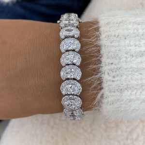 Bracelet tennis élégant en moissanite taille ronde avec halo, plaqué or blanc, bijoux de luxe étincelants pour femme, cadeau, look intemporel et luxueux - Product Image 6