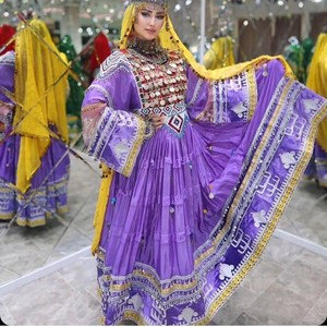 Collection Exclusive de Robes Kuchi aux Designs Variés pour Acheteurs Mondiaux – Manches Longues, Style Tribal Afghane, Vintage, Ethnique, en Mousseline Brodé à la Main - Product Image 2