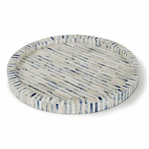 Bandeja de Servir con Incrustaciones de Hueso y Asas de Metal, Bandeja de Lujo Hecha a Mano para Servir Bebidas, Aperitivos y Postres - Product Image 1