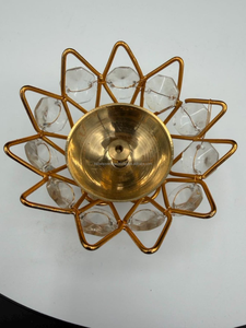 Porte-bougie en métal Crystal Lotus Diya, forme ronde, art populaire, lampe élégante, décoration d'intérieur, temple, Puja, festival, décoration de mariage - Product Image 2