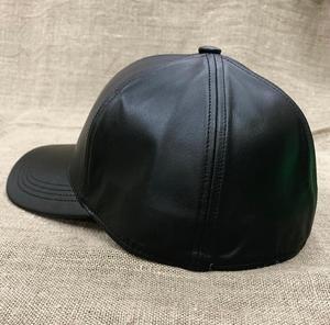 Gorra de béisbol de algodón negra ligera para exteriores, ajustable, de 6 paneles, con visera, ideal para correr, acampar y hacer senderismo. - Product Image 1