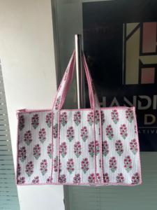 Bolso de mano de lona acolchado a mano con patrón rosa y naranja, estilo bohemio, bolso de compras con parte superior abierta para mujer, para todas las estaciones - Product Image 5