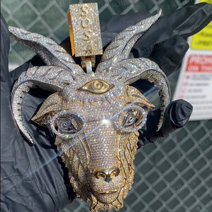 Colgante de Cabra 3D, Colgante de Cabra Totalmente Cubierto de Diamantes, Colgante Personalizado Totalmente Cubierto de Diamantes, Moissanita VVS1, Plata de Ley 925 - Product Image 1