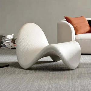 Velluto Wave Italian Minimalist Tongue Chaise Lounge 45kg en stock para vestíbulos de hoteles y espacios de vida modernos - Product Image 4