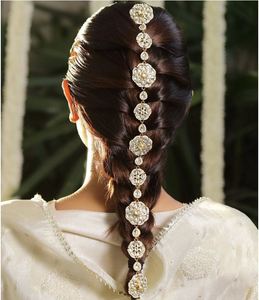 Chaîne de cheveux de mariée élégante et classique plaquée or, réglable, avec embellissement en strass, pour mariage, accessoire de coiffure pour femmes - Product Image 1
