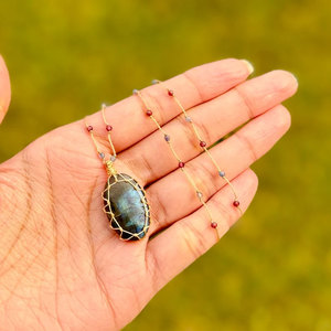 Collier en macramé doré fait main avec labradorite, cordon perlé, bijoux en cristal de guérison, alliage de zinc, réglable, unisexe, cadeau, vente en gros - Product Image 1
