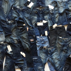 Pantalón ceñido de mezclilla informal de marca para damas Lote de existencias excedentes de ropa de jeans de mujer graduada de Bangladesh - Product Image 2