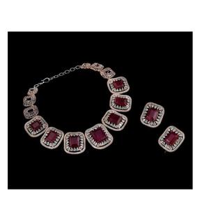 Ensemble de colliers de luxe pour femmes en laiton avec pierres, bijoux de mode pour les fêtes et les occasions spéciales, provenant d'un fournisseur indien. - Product Image 1