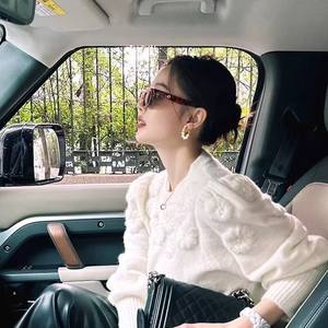 Pendientes de Perlas Naturales de Agua Dulce con Diseño de Nicho de Lujo Versátil, Hebilla de Herradura y Cierre de Aguja - Product Image 4