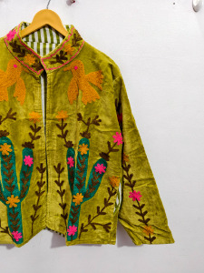 Chaqueta corta informal de terciopelo bordado Suzani para mujer, transpirable, artesanal, de algodón, con un diseño elegante. - Product Image 2