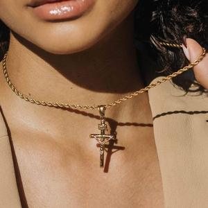 Collar con Colgante de Cruz Chapado en Oro con Jesucristo, Joyería Religiosa Cristiana, Diseño de Cadena de Cuerda Unisex - Product Image 2