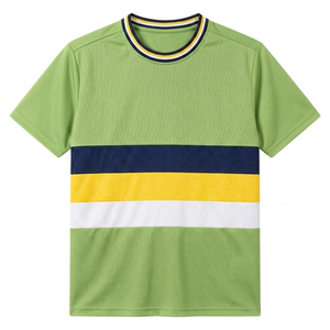 Camiseta de fútbol personalizada verde pista a rayas para hombre y mujer, camiseta oversize con bloques de color, transpirable, de poliéster, ropa deportiva urbana de manga corta - Product Image 1
