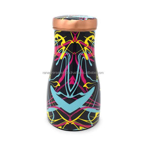 Peinture faite à la main Splash Meena Print Design Carafe de bouteille de chambre en cuivre pur avec verre intégré disponible dans de nombreux modèles - Product Image 3