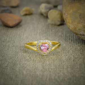 Anillo de Plata de Ley 925 con Kunzita Rosa Natural, Chapado en Oro de 14K, Hecho a Mano, Gema en Tono Pastel Suave, Joyería Fina - Product Image 1